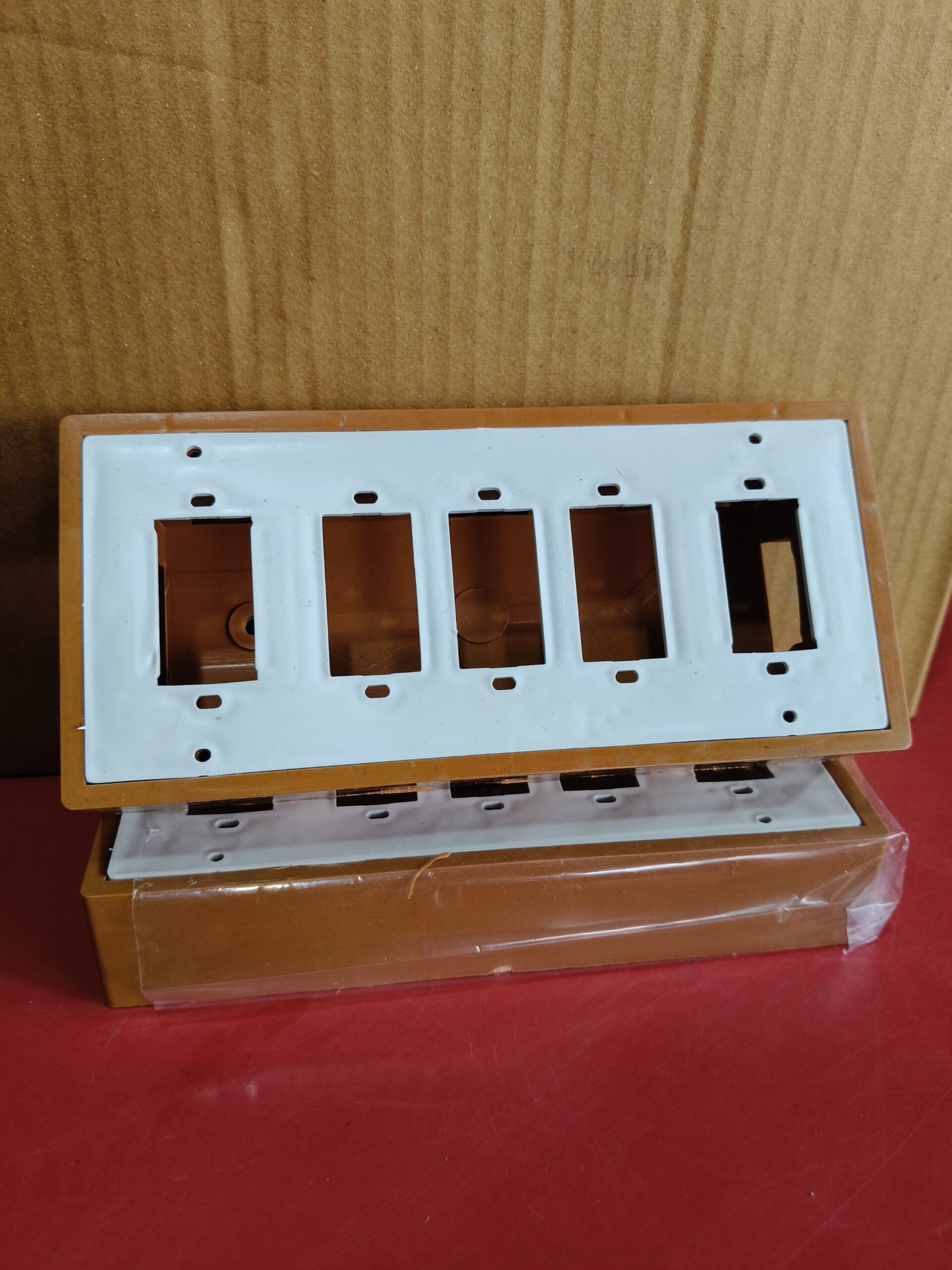 2026/09/1005145688-scaled.jpg 4+1 5Way Open 7x4 Switch board Brown Pack 20 - Image 1